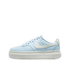 Buty Nike Court Vision Alta Niebieskie. Białe buty treningowe Nike, bez wzorów, z materiału, bez zapięcia, do koszykówki, nike court. Za 445.45 zł.