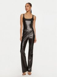 Patrizia Pepe Kombinezon 8T0041 E005 Czarny Slim Fit. Czarne sukienki Patrizia Pepe, bez wzorów, ze skóry, bez kołnierzyka, bez ramiączek. Za 759.99 zł.