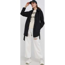 Vero Moda koszula damska kolor czarny relaxed. Czarne koszule Vero Moda, l, bez wzorów, z tkaniny, bez kołnierzyka, bez ramiączek. W wyprzedaży za 129.99 zł.