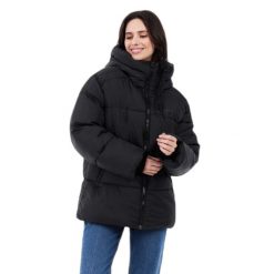 Damska kurtka puchowa Protest Selby. Czarne kurtki Protest, bez wzorów, z puchu, bez kaptura. W wyprzedaży za 576.50 zł.