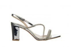 Sandały Bayla-187 380-1701 Silver 187037, Srebrny, Skóra ekologiczna - 36. Szare sandały Bayla, bez wzorów, z lakierowanej skóry, bez obcasa, na obcasie, bez zapięcia. W wyprzedaży za 170.10 zł.