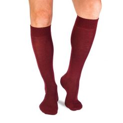 Długie kompresyjne skarpety 3/4 z wełny merino w kolorze wiśniowym. Czerwone skarpetki OEM, bez wzorów, z wełny. Za 95.12 zł.