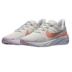 Nike Buty sportowe. Buty treningowe Nike, bez wzorów, bez zapięcia. Za 215.99 zł.