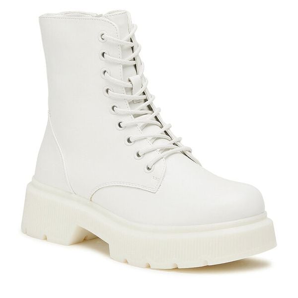 Trapery Jenny Fairy. Białe traperki Jenny Fairy, bez wzorów, bez obcasa, bez zapięcia. Za 199.99 zł.