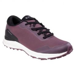 Buty trekkingowe damskie Hi-Tec Benard. Fioletowe buty trekkingowe Hi-tec, bez wzorów, z gumy, bez zapięcia, trekkingowe. W wyprzedaży za 274.25 zł.
