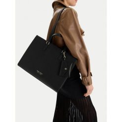 Torebka Nine West. Czarne torebki klasyczne Nine West, bez wzorów, klasyczne, bez dodatków. Za 199.99 zł.