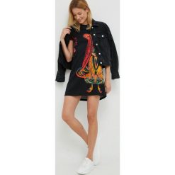 Desigual sukienka bawełniana kolor czarny mini prosta. Czarne sukienki Desigual, na co dzień, m, bez wzorów, z bawełny, bez kołnierzyka, bez ramiączek, mini, proste. W wyprzedaży za 279.99 zł.