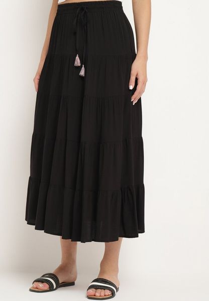 Czarna Rozkloszowana Spódnica z Wiskozy z Wysokim Stanem Gumką w Talii i Falbanami Koeviana. Czarne spódnice Born2be, na co dzień, m, bez wzorów, z bawełny, eleganckie, maxi, proste. Za 79.99 zł.