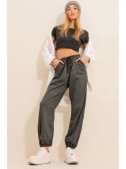 Trend Alacati Spodnie dresowe w kolorze antracytowym rozmiar: L. Czarne spodnie dresowe Trend Alacati, bez wzorów, z bawełny. Za 74.11 zł.