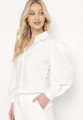 Biała Bawełniana Koszula z Ażurowymi Wstawkami i Bufiastymi Rękawami Lavandia. Białe koszule Born2be, m, w ażurowe wzory, z bawełny, eleganckie, bez kołnierzyka, bez ramiączek. Za 109.99 zł.