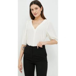 Sisley bluzka damska kolor biały gładka. Białe bluzki Sisley, l, bez wzorów, z tkaniny, bez kołnierzyka, bez ramiączek. Za 219.99 zł.
