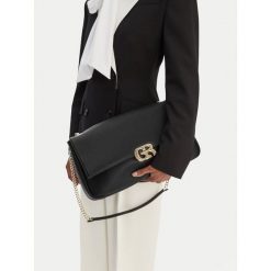 Torebka GINO ROSSI. Czarne torebki klasyczne Gino Rossi, bez wzorów, klasyczne, bez dodatków. Za 329.99 zł.
