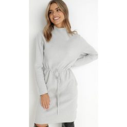 Szara Sukienka Dzianinowa z Półgolfem Senne. Szare sukienki Born2be, na co dzień, l, bez wzorów, z dzianiny, eleganckie, bez kołnierzyka, bez ramiączek, midi. W wyprzedaży za 135.99 zł.
