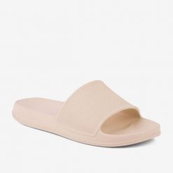 Klapki damskie Coqui. Brązowe klapki Coqui, bez wzorów, sportowe, bez obcasa, bez zapięcia. Za 132.99 zł.