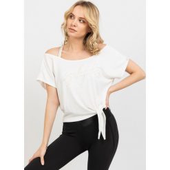 T-shirt damski Emporio Armani 3LTT30-TJCXZ-1155. T-shirty Emporio Armani, bez wzorów, bez kołnierzyka, bez ramiączek. Za 269.10 zł.