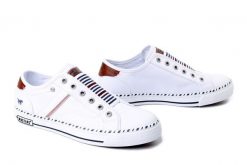 MUSTANG 26M0152002 white, półbuty damskie. Białe półbuty wsuwane Mustang, bez wzorów, z gumy, bez obcasa. Za 244.90 zł.