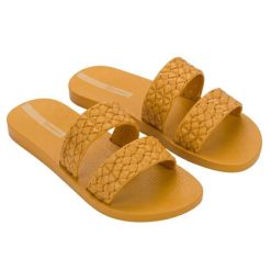 Klapki basenowe damskie Ipanema Renda II. Brązowe klapki Ipanema, bez wzorów, z jeansu, eleganckie, bez obcasa, bez zapięcia. Za 55.99 zł.