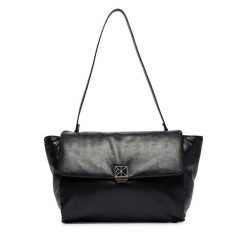 Torebka Calvin Klein. Czarne torebki klasyczne Calvin Klein, bez wzorów, klasyczne, bez dodatków. Za 649.99 zł.