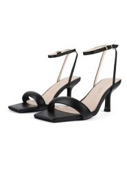 Loft37 Skórzane sandały "Hypnotic" w kolorze czarnym rozmiar: 39. Czarne sandały loft37, bez wzorów, z otwartym noskiem, bez obcasa, na koturnie, bez zapięcia. Za 217.99 zł.