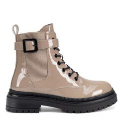 Botki DeeZee. Brązowe botki DeeZee, bez wzorów, bez obcasa, na płaskiej podeszwie, bez zapięcia. Za 143.99 zł.