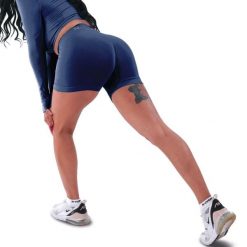 Techniczne szorty z efektem push-up i idealną sylwetką. Niebieskie szorty R-EVENGE, bez wzorów, z elastanu. Za 131.89 zł.