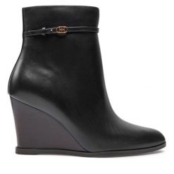 Botki Tory Burch. Czarne botki Tory Burch, bez wzorów, bez obcasa, na koturnie, bez zapięcia. Za 1,669.00 zł.