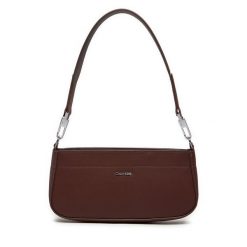 Torebka Calvin Klein. Brązowe torebki klasyczne Calvin Klein, bez wzorów, klasyczne, bez dodatków. Za 319.99 zł.