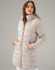 Beżowa kurtka z kapturem. Brązowe kurtki Unisono, s, bez wzorów, z tkaniny, z kapturem. Za 299.00 zł.