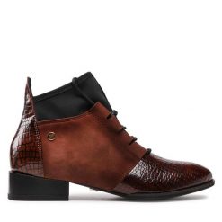 Botki Maciejka. Brązowe botki Maciejka, bez wzorów, bez obcasa, na płaskiej podeszwie, bez zapięcia. Za 259.99 zł.