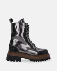 SREBRNE BOTKI Z KAMIENIAMI 00101400MSN S SA. Szare botki Venezia, bez wzorów, ze skóry, bez obcasa, bez zapięcia. Za 319.00 zł.