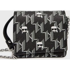 Karl Lagerfeld torebka kolor czarny. Czarne listonoszki KARL LAGERFELD, bez wzorów, na ramię, bez dodatków. W wyprzedaży za 439.99 zł.