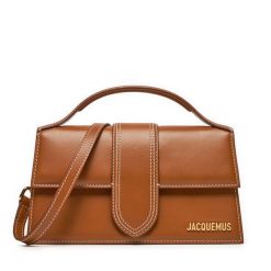 Torebka JACQUEMUS. Brązowe torebki klasyczne JACQUEMUS, bez wzorów, klasyczne, bez dodatków. Za 3,209.00 zł.