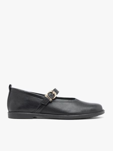 Czarne skórzane baleriny z paskiem. Czarne baleriny Ryłko, bez wzorów, ze skóry, eleganckie, bez obcasa, na płaskiej podeszwie, bez zapięcia. Za 379.99 zł.