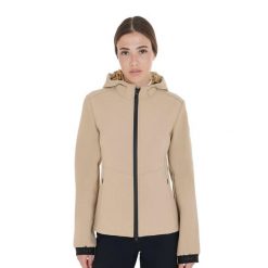 Damska kurtka softshell slim fit z ukrytymi kieszeniami. Brązowe kurtki EQUESTRO, xl, bez wzorów, z materiału, bez kaptura, na fitness i siłownię. Za 401.90 zł.