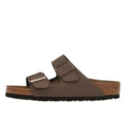 Klapki turystyczne uniseks Birkenstock Arizona 181. Brązowe klapki Birkenstock, bez wzorów, z materiału, sportowe, bez obcasa, bez zapięcia. Za 571.00 zł.