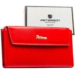 Czerwony portfel damski ze skóry ekologicznej zamykany zatrzaskiem - Peterson. Czerwone portfele Peterson, bez wzorów, ze skóry ekologicznej. Za 94.99 zł.