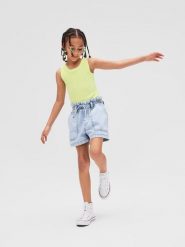 GAP Szorty dżinsowe w kolorze błękitnym rozmiar: 128/134. Niebieskie szorty GAP, bez wzorów, z bawełny. Za 96.60 zł.