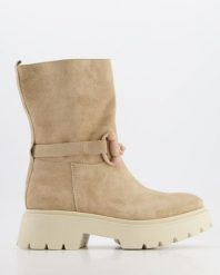 BOTKI DAMSKIE FE32 CROSTA DUNE. Botki Venezia, bez wzorów, ze skóry, bez obcasa, bez zapięcia. Za 299.00 zł.