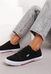 Czarne Tenisówki Zdobione Przeszyciami Rhaerose. Czarne trampki Renee, z aplikacjami, z jeansu, bez zapięcia. W wyprzedaży za 63.99 zł.
