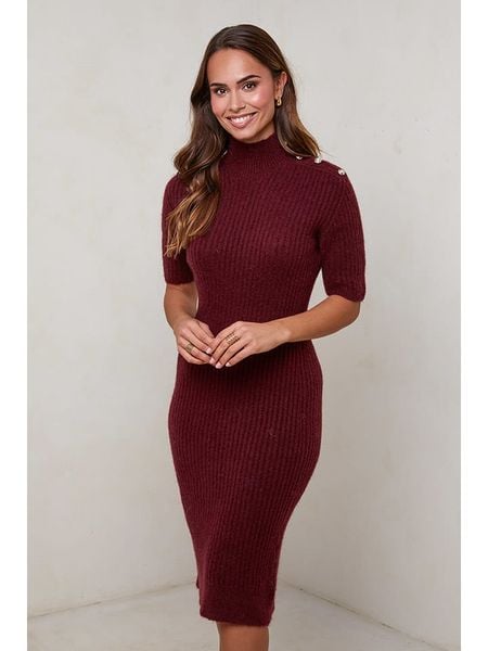 L'armoire de Suzette Sukienka dzianinowa w kolorze bordowym rozmiar: 34/36. Czerwone sukienki L'armoire de Suzette, l, bez wzorów, z dzianiny, klasyczne, bez kołnierzyka, bez ramiączek, midi. Za 127.05 zł.