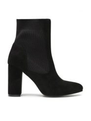 DeeZee Botki WYL2299-10 Czarny. Czarne botki DeeZee, bez wzorów, z materiału, bez obcasa, na słupku, bez zapięcia. Za 143.99 zł.