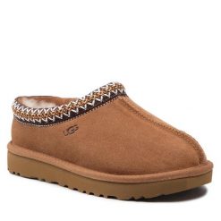 Kapcie Ugg. Brązowe kapcie UGG, bez wzorów. Za 569.99 zł.