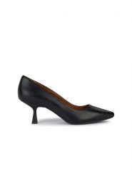 Geox Skórzane czółenka "Giselda" w kolorze czarnym rozmiar: 39. Czarne czółenka Geox, bez wzorów, klasyczne, bez obcasa, bez zapięcia. Za 336.45 zł.