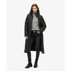 Długi Płaszcz Superdry. Czarne płaszcze Superdry, bez wzorów, z materiału, eleganckie, bez kaptura. W wyprzedaży za 428.90 zł.