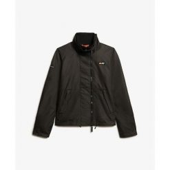 Damska wiatrówka Superdry Mtn. Czarne kurtki przejściowe sportowe Superdry, bez wzorów, z softshellu, bez kaptura, trekkingowe. Za 447.75 zł.
