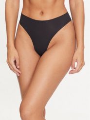 Chantelle Stringi Pulpies C22HG9 Czarny. Czarne stringi Chantelle, bez wzorów, z syntetyku. Za 49.99 zł.