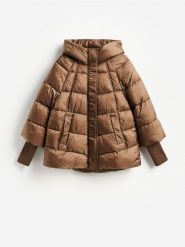 Pikowana kurtka z kapturem - brązowy. Brązowe kurtki Reserved, l, bez wzorów, z tkaniny, z kapturem. Za 279.99 zł.