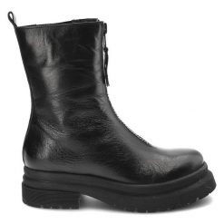 Botki damskie Simen, z licowej skóry naturalnej z wysoką cholewką i bocznym zamkiem masywna podeszwa o zwartej konstrukcji, czarne, 5532A. Czarne botki Simen, bez wzorów, z jeansu, eleganckie, przed kolano, bez obcasa, bez zapięcia. Za 359.00 zł.