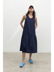Ecoalf Sukienka w kolorze granatowym rozmiar: XS. Niebieskie sukienki Ecoalf, na co dzień, xs, bez wzorów, z bawełny, bez kołnierzyka, bez ramiączek, maxi, proste. Za 114.17 zł.