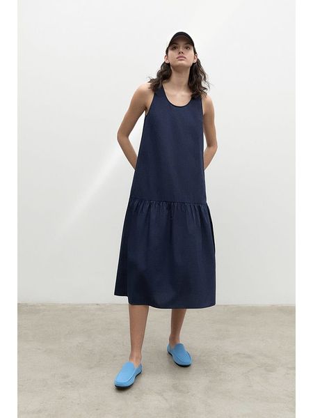 Ecoalf Sukienka w kolorze granatowym rozmiar: XS. Niebieskie sukienki Ecoalf, na co dzień, xs, bez wzorów, z bawełny, bez kołnierzyka, bez ramiączek, maxi, proste. Za 131.43 zł.